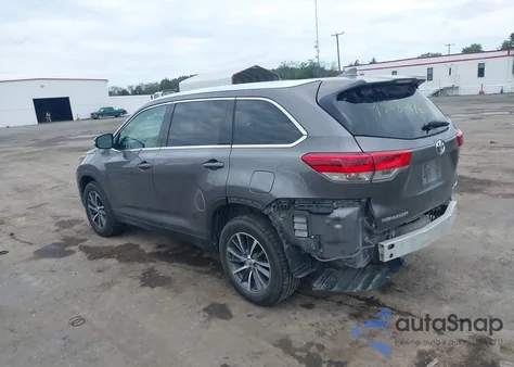 2019 Toyota Highlander Xle z USA, uszkodzony, nr VIN 5TDJZRFH5KS921738